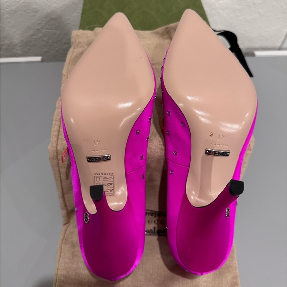 Gucci Jodie Crystal Stars Embellished Satin Pumps Fuchsia Size 41 NIB - Picture 10 of 14